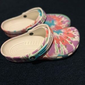 unisex crocs men’s 9 women’s 11